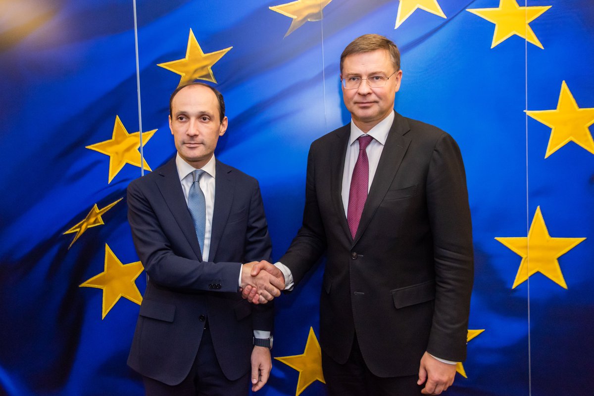 Useful exchange with #Georgia Trade Minister Davitashvili.🇪🇺🇬🇪

We discussed Georgia’s progress in implementing our trade agreement (DCTFA) and potential to cooperate more closely on energy. 

We count on Georgia’s continued support to avoid circumvention of sanctions by Russia.