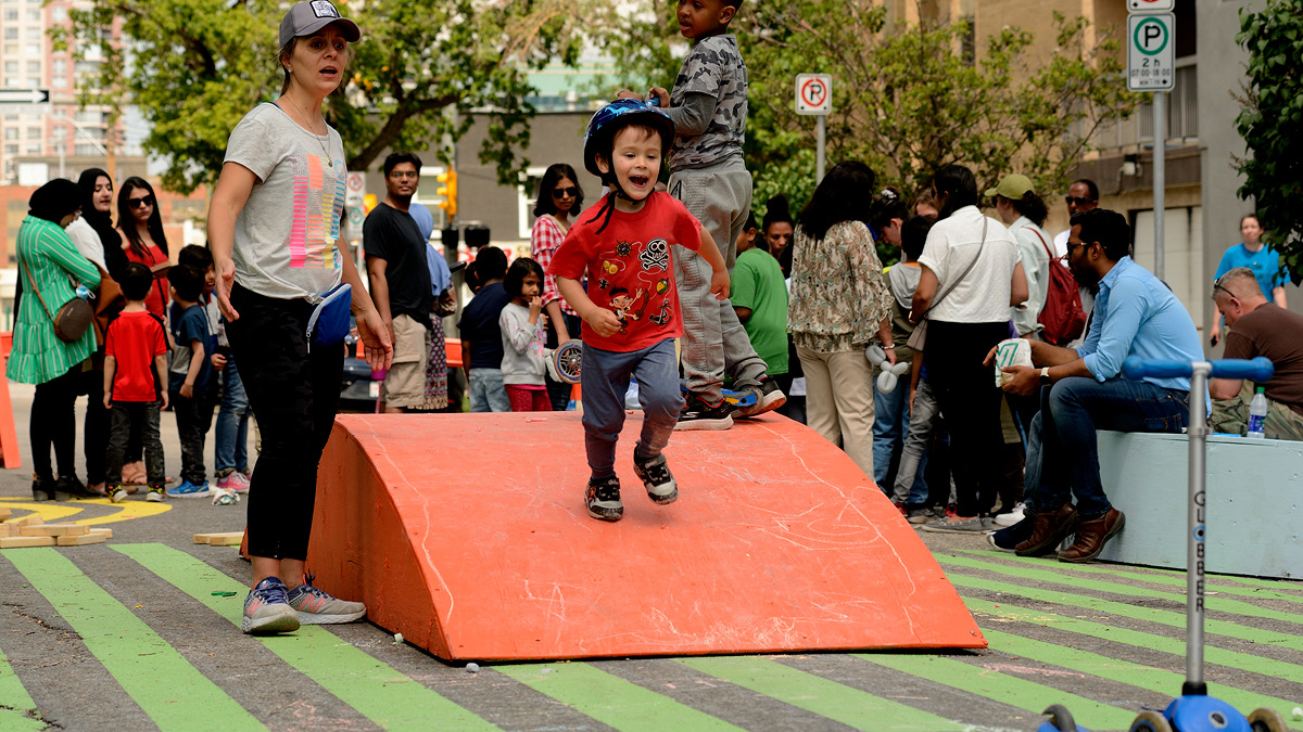 The Community Initiatives Award honourable mention goes to <a href="/SustainableYYC/">Sustainable Calgary</a>, <a href="/SPECTACLEbureau/">SPECTACLE</a>, <a href="/tooledesign/">Toole Design</a>, <a href="/UCalgary/">U Calgary</a>, <a href="/connaughtyyc/">Connaught School</a>, <a href="/LM_yyc/">École La Mosaïque</a>, <a href="/MSBhullarCBE/">Manmeet S BhullarCBE</a>, <a href="/CISAJ1/">CalgaryIslamicSchool</a>, &amp; Kids in Motion <a href="/YMCA_Calgary/">YMCA Calgary</a> for Kids Reimagine School Streets.1/2