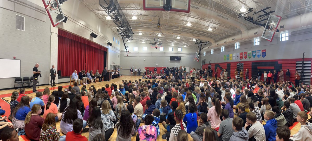 Toni Tatman (@tkonz) on Twitter photo 🎉 We are out at Newton Parrish Elementary School in <a href="/OboroSchools/">OboroPublicSchools</a> for a very, very exciting celebration and announcement!! #KyEd <a href="/KyDeptofEd/">KY Dept of Education</a> 🎉 We are out at Newton Parrish Elementary School in <a href="/OboroSchools/">OboroPublicSchools</a> for a very, very exciting celebration and announcement!! #KyEd <a href="/KyDeptofEd/">KY Dept of Education</a>
