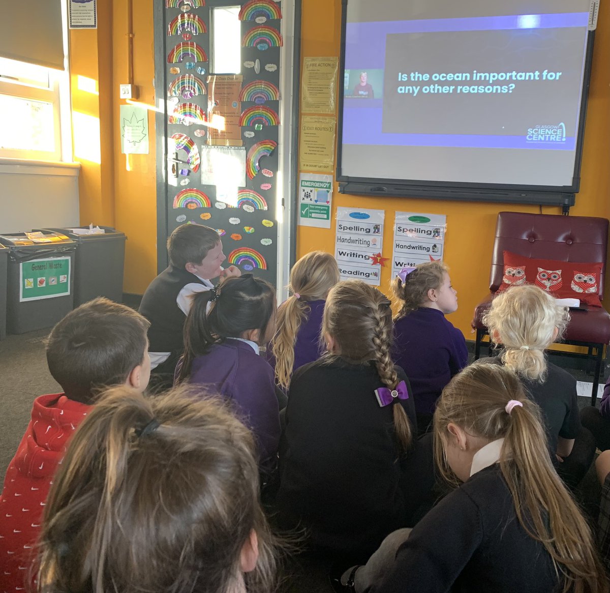 Sandwood120's tweet photo. P2/3 had a fantastic morning with Kirsty and the Glasgow Science Centre! We were learning about the importance of protecting Scottish seas and what we can do to help! P2/3 had a great time! @gsc1 @wildscotplace @mcsul #WaveofHope https://t.co/ln76eEEll8