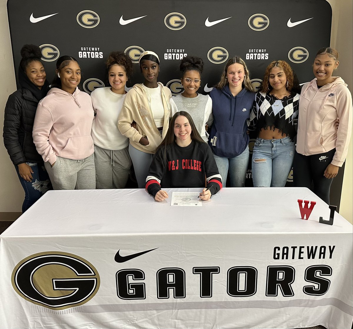 Looking forward to my next chapter with WJ wbb! Thank you to my coaches, teammates, and family for getting me to this point. Thank you Coach Jina, Jody, and Lex for this opportunity ❤️🖤
<a href="/GatewayGatorsAD/">Gateway Athletics</a> <a href="/WJ_WBB/">W&J Women's BBall</a> <a href="/WPABruinsAAU/">WPABruinsAAU</a>