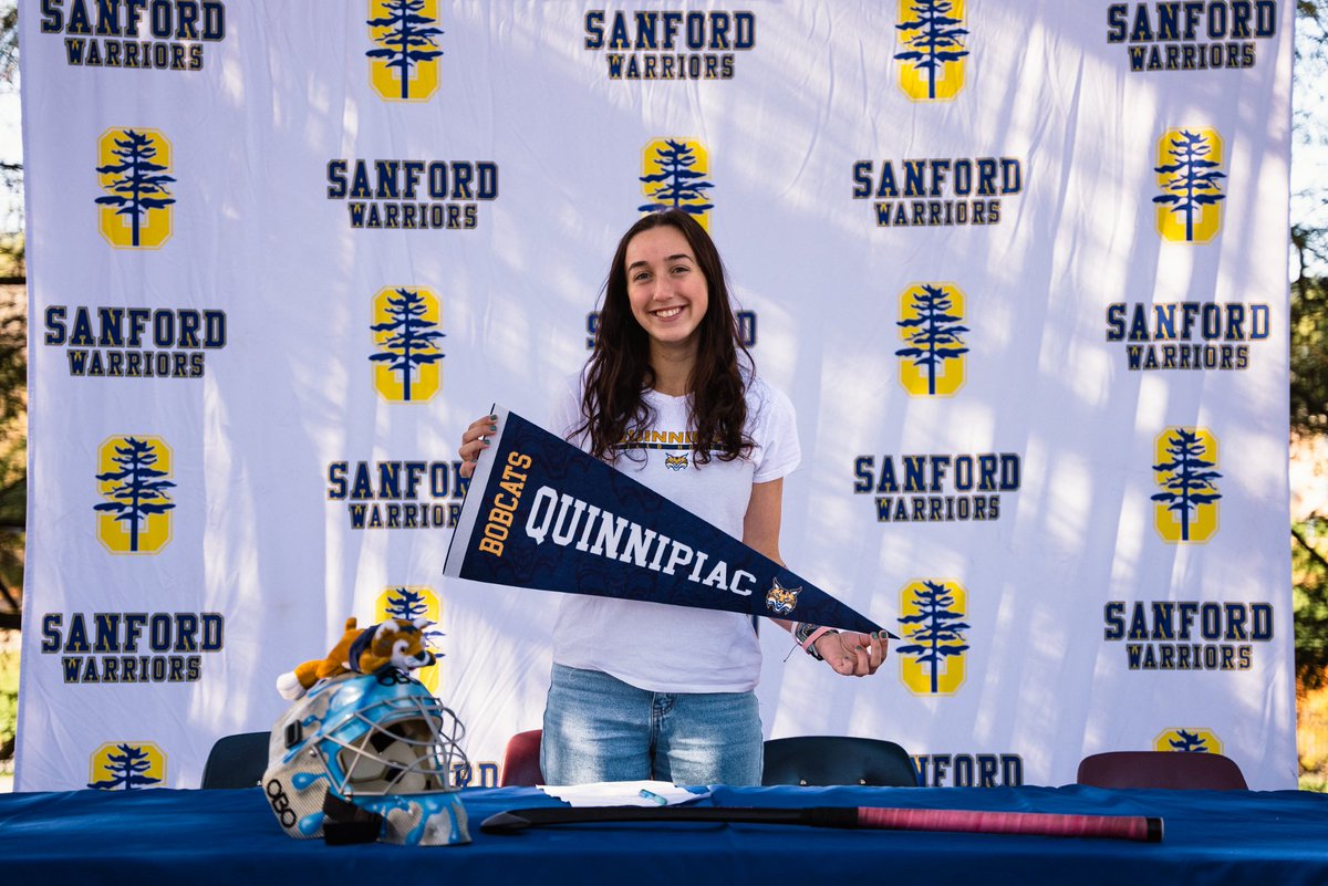 Congratulations to Audrey Everett '23 who signed her National Letter of Intent yesterday! Audrey will join the Division 1 Field Hockey team at Quinnipiac University.
