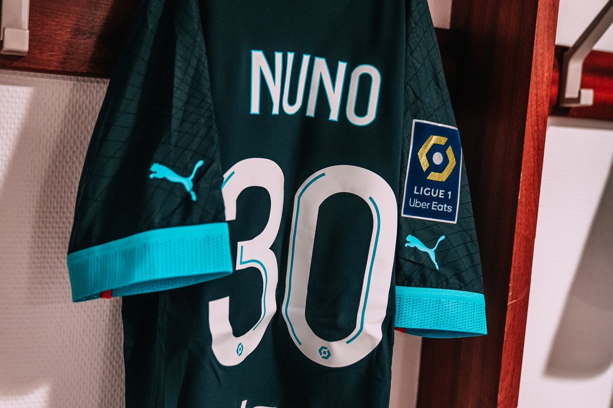 OM_Portugues's tweet photo. 🎁 𝗦𝗢𝗥𝗧𝗘𝗜𝗢 👕🇵🇹

Nós e o @_BeFoot vamos sortear nossa camisa 2  𝗔𝗨𝗧𝗢𝗚𝗥𝗔𝗙𝗔𝗗𝗔 pelo @NunoTavares. Para participar: 

➡️ RT nesse tweet
➡️ Siga @OM_Portugues + @_BeFootball 
➡️ Resultado no dia 17/11

Boa sorte! 🍀⚪️🔵 https://t.co/t0pSgSvhEl