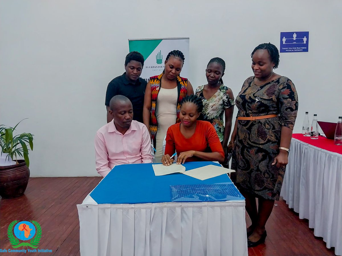 safecommunity4's tweet photo. Its a big day for us as an Organization as we have signed an MOU with @AKF_EA on the Right to Education project @issrofffamfoun @forimpact @SegalFoundation  @WomenFirstFund @GlobalFund @GlobalFundWomen @Educateher254 @DSWKenya @ijm @AKF_UnitedK https://t.co/kIQ8gyUvZi