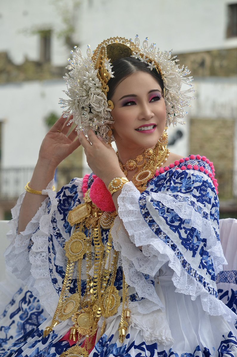 Fotos de #tbt conmemorando el 10 de noviembre de 1821.

La Villa de los Santos fue el lugar donde se desplazo un movimiento heroico e histórico para nuestro país Panamá 🇵🇦❤️💙🤍