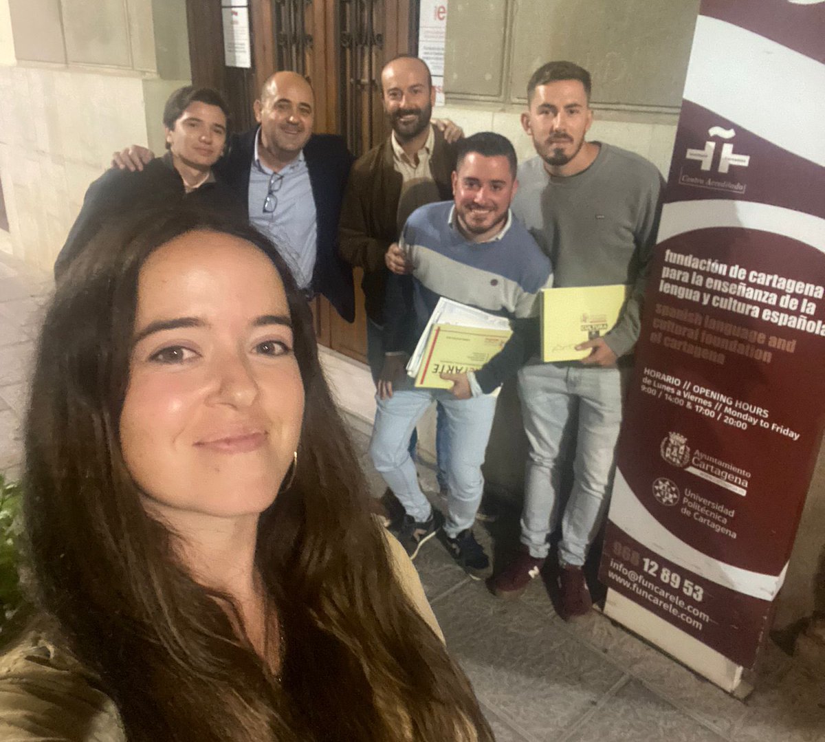 nnggcartagena's tweet photo. Hoy nos hemos reunido con @Funcarele para aprender de primera mano la labor que realiza y recoger las propuestas✍🏼 que tienen para que #Cartagena siga siendo un referente en el ‘turismo idiomático’.

#Seguimos 🚀 
#ComprometidosConCT 💙 https://t.co/uMi0nCOKdn