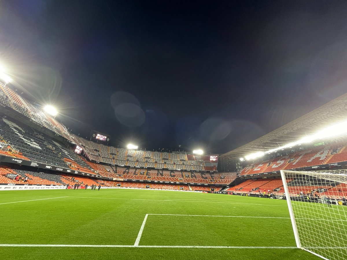 CorDeValenciaCF's tweet photo. Completisimo el partido de los chicos. Feliz por lo de hoy.
Y sigamos denunciando #laTramaMendes y pidiendo #LmGoHome https://t.co/T7Nyf4hU1C