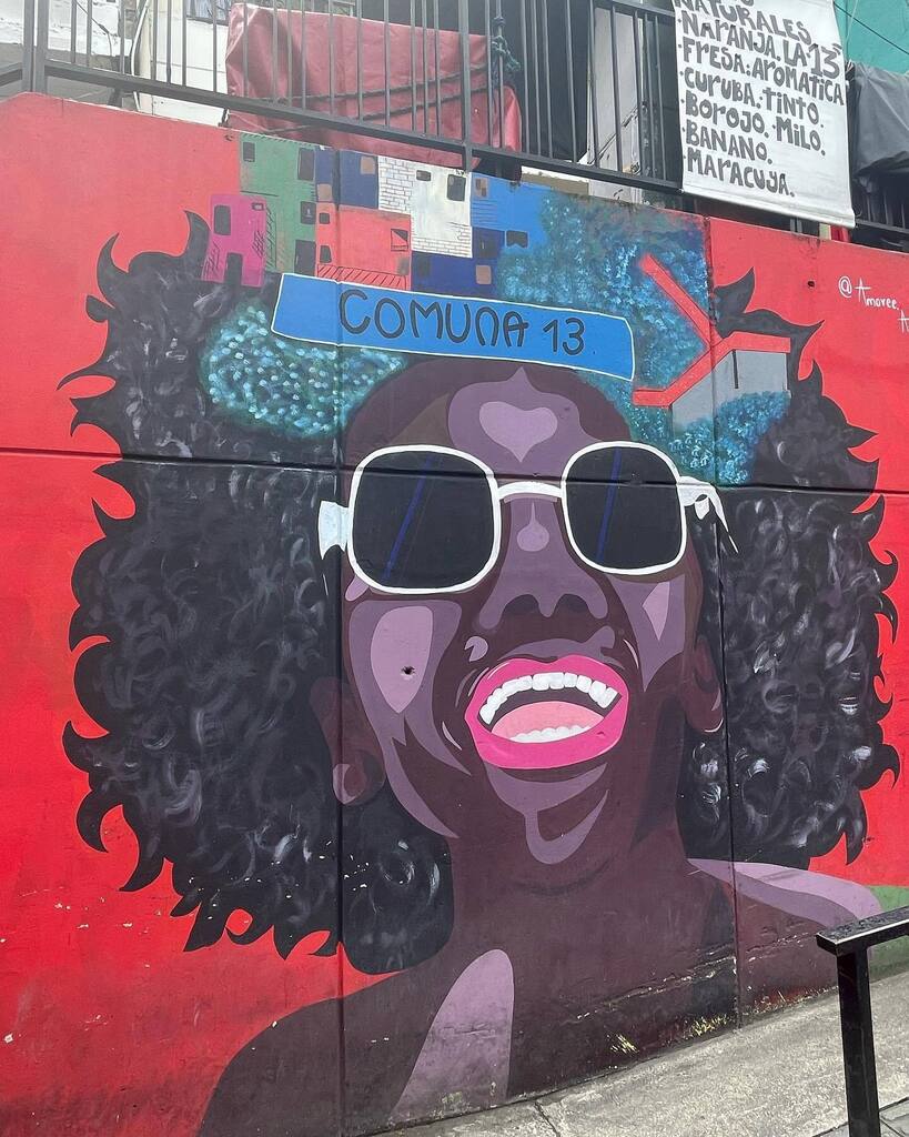 A full day exploring Comuna 13 in Medellín yesterday. Street art telling the story of the area, a Colombian hotdog with all the different toppings, and of course, a stop for coffee. ☕️ instagr.am/p/Ckx-w4YLZ0u/