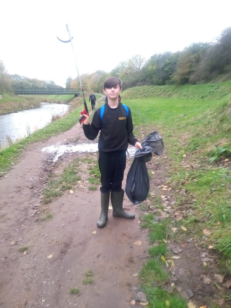 Litter picking in conjunction with Keep Manchester Tidy. 2 big black bags of rubbish collected around the Chorlton and Sale water parks! #semh #believeinsuccess #keepmanchestertidy