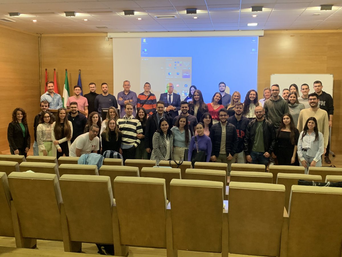 “Es posible sentir como la formación es cómplice de momentos mágicos,  por ti, te acompaño, te abro la puerta, te ayudo, te dejare en el lugar cercano a tus sueño. Esta tarde he sentido que ya comprendes el mensaje” <a href="/Pedroebarrilao/">Pedro E Barrilao</a> momentos <a href="/masterfiscal/">Técnico Tributario-Asesor Fiscal: Máster y Experto</a> #gracias #brilloenlosojos