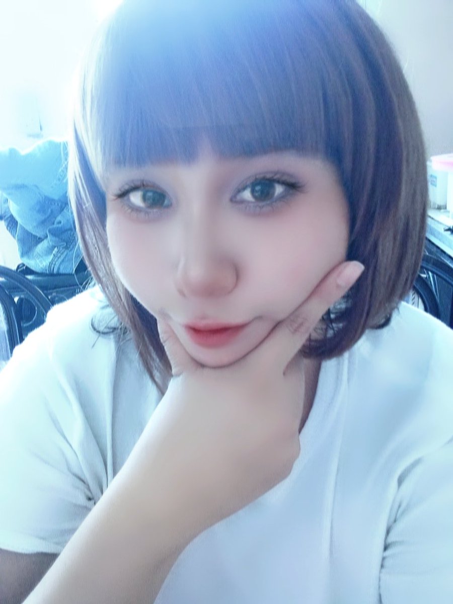 SakiBlue1's tweet photo. Jueves de #Netflix ✨
Alguna serie que me recomienden? 😋

#mexicana #japanese #cute #girl #animegirl #gamergirl #chicaanimekawaii #kawai #chicaanime #cosplay #visualkey #nuevo #blackpink #korean https://t.co/eyKHJj8yTd