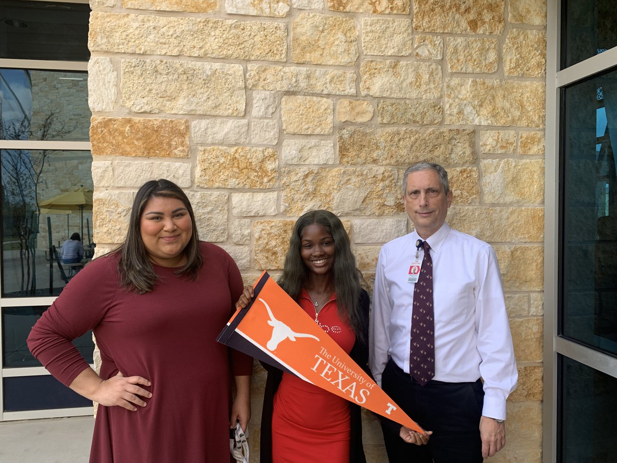 AvalosPTECH's tweet photo. ATTENTION, ATTENTION...#CollegeAcceptanceAnnouncement🎉 Hard work pays off! 📚 Terryn Hargis has been accepted to @UTAustin 🎓
#ClassOf2023 #FirstSeniorClass
#EveryStudentAPath #EveryPathADestiny
#ProudCounselor #ProudPrincipal
@XMRaldine @AldineChoice @StephenHeady https://t.co/ET9naLvcsZ