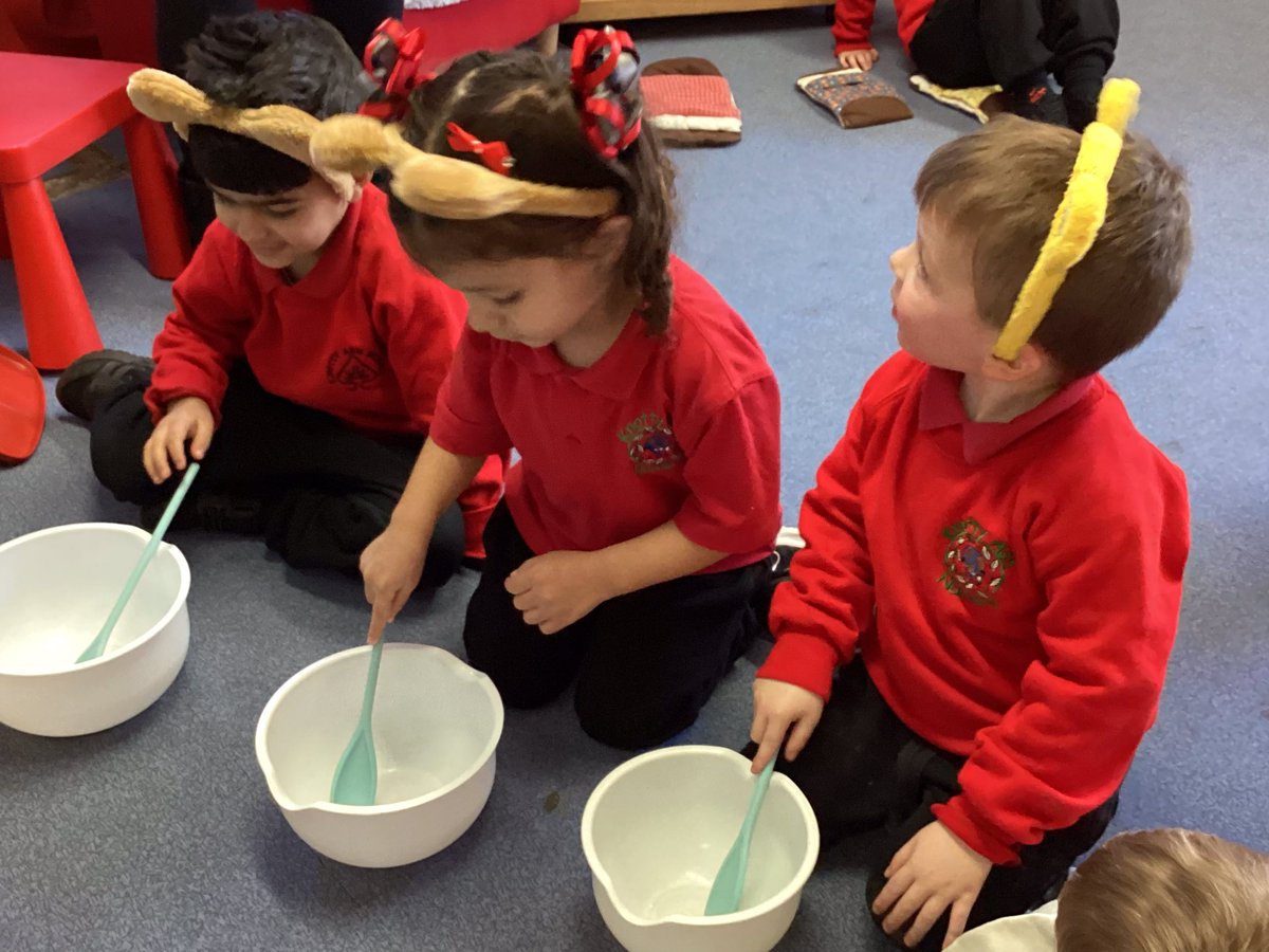 AshKnotty's tweet photo. Nursery have been reading Goldilocks and acting out the story afterwards.
#readingexplorers
#EYFS https://t.co/oPH563BMnU