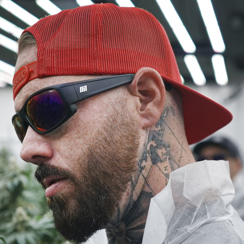 MethodSeven's tweet image. 100% UV protection. Infrared heat reduction keeps eyes cool and moist plus an anti-reflective coating cuts glare. Designed for full spectrum LED and CMH lights. #MethodSeven #GrowRoom #GrowLightGlasses methodseven.com/resistance-2-f…