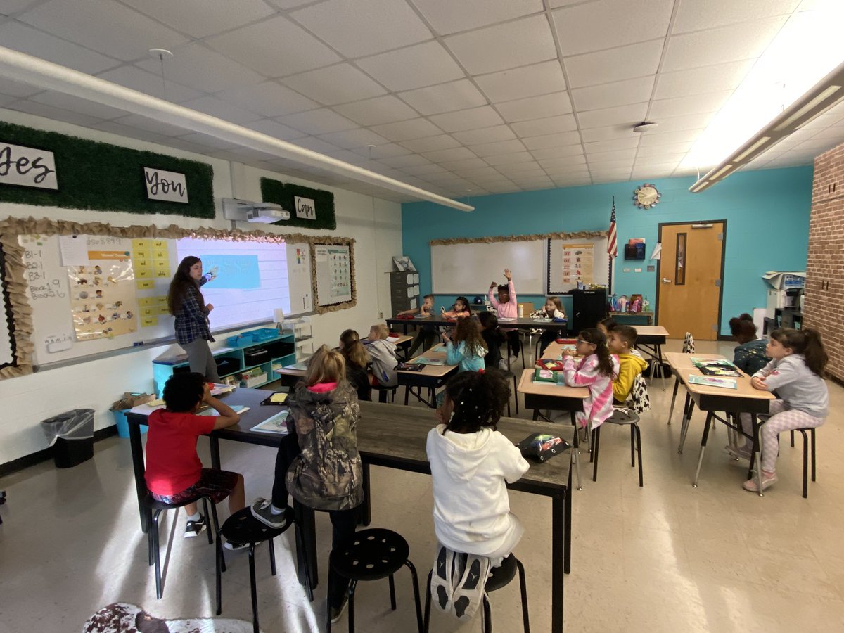 Growing from our mistakes from yesterday! Setting new goals for today. My student teacher is nailing giving feedback! #GuildStrong