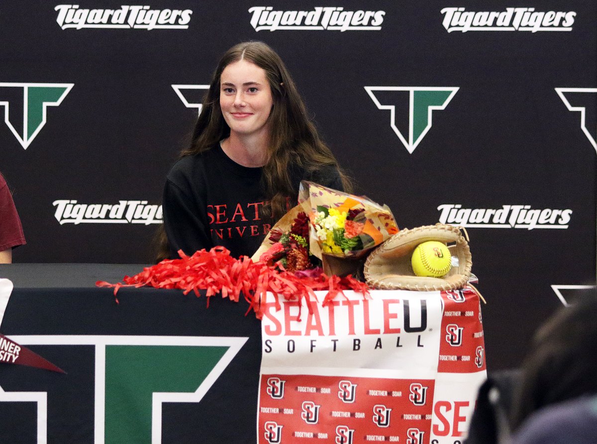 Karen Spadafora, one of the heroes for the Tigard softball team in last spring's thrilling state title game victory, makes one of her longtime dreams come true, signing her national letter of intent. Read about it, on the <a href="/SBLiveOR/">Oregon High School On SI</a> site, here: bit.ly/3EnPvkk
#opreps
