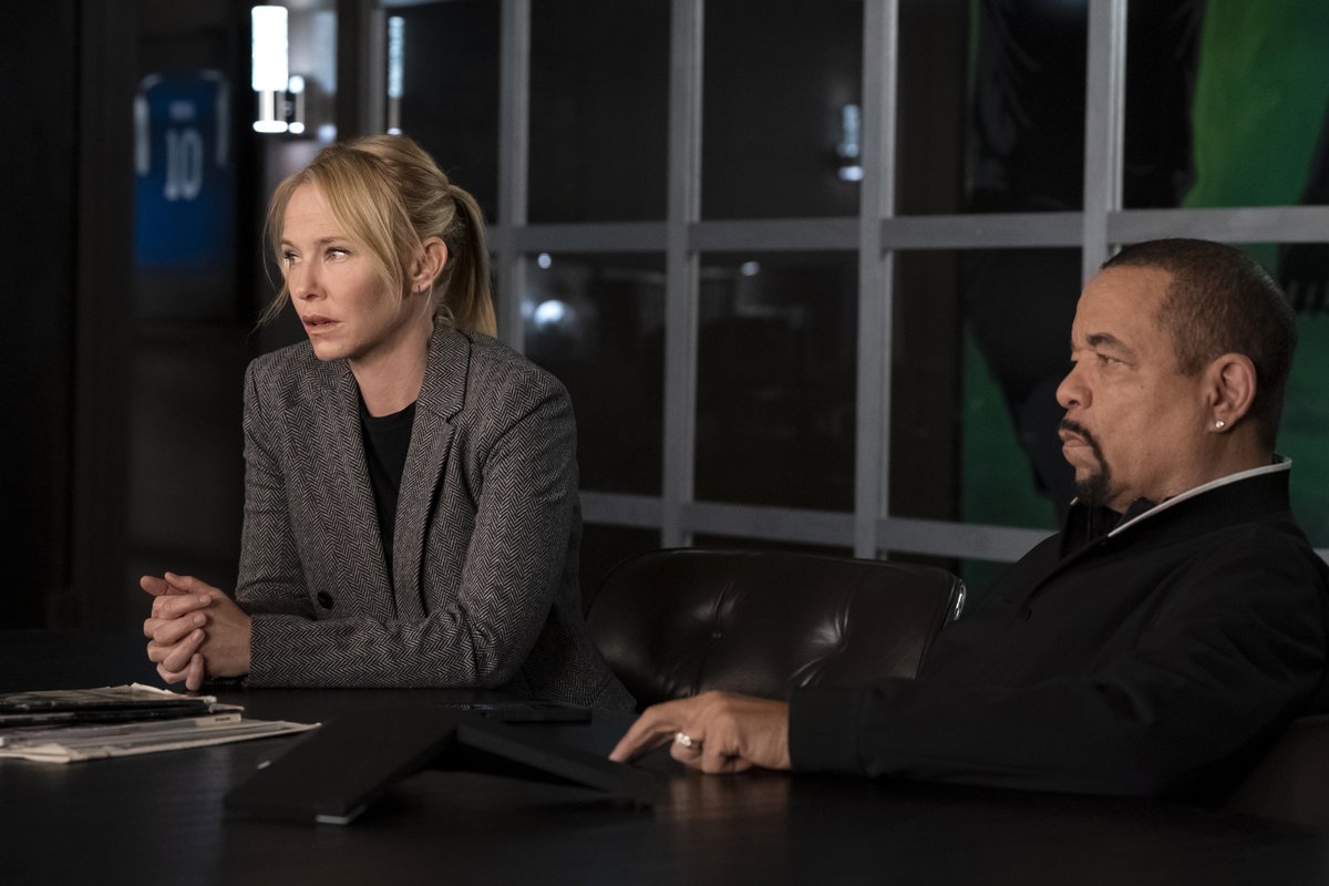 SVU Writers Room (@svuwritersroom) on Twitter photo Can't wait until tonight's all new episode of #SVU? Hopefully these promo photos can hold you over. #DeadBall airs tonight @ 9/8c on <a href="/nbc/">NBC Entertainment</a> β½οΈπ΅οΈββοΈ Can't wait until tonight's all new episode of #SVU? Hopefully these promo photos can hold you over. #DeadBall airs tonight @ 9/8c on <a href="/nbc/">NBC Entertainment</a> β½οΈπ΅οΈββοΈ
