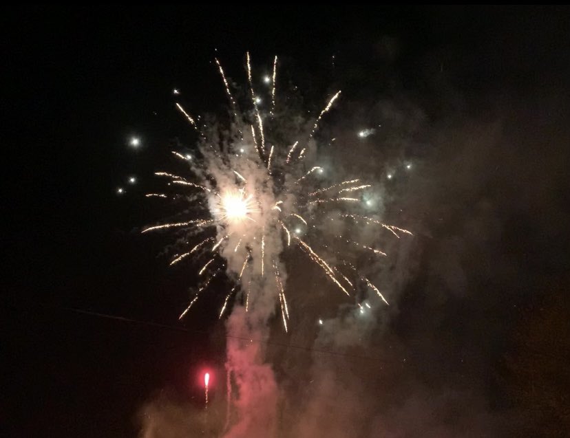 JordT94's tweet photo. Baby your a firework 🧨🎇🎆

#BonfireNight #bonfire #November2022 #aboutlastweekend https://t.co/vuIVLNwdjR