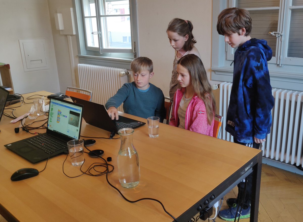 SoulcodeAgency's tweet image. You know it&apos;s 2022 when you welcome kids for the #Zukunftstag and they are all familiar with the visual programming language #Scratch.

We had fun from Scratch to a custom built PC and 🍕 in-between! 🎉 😁