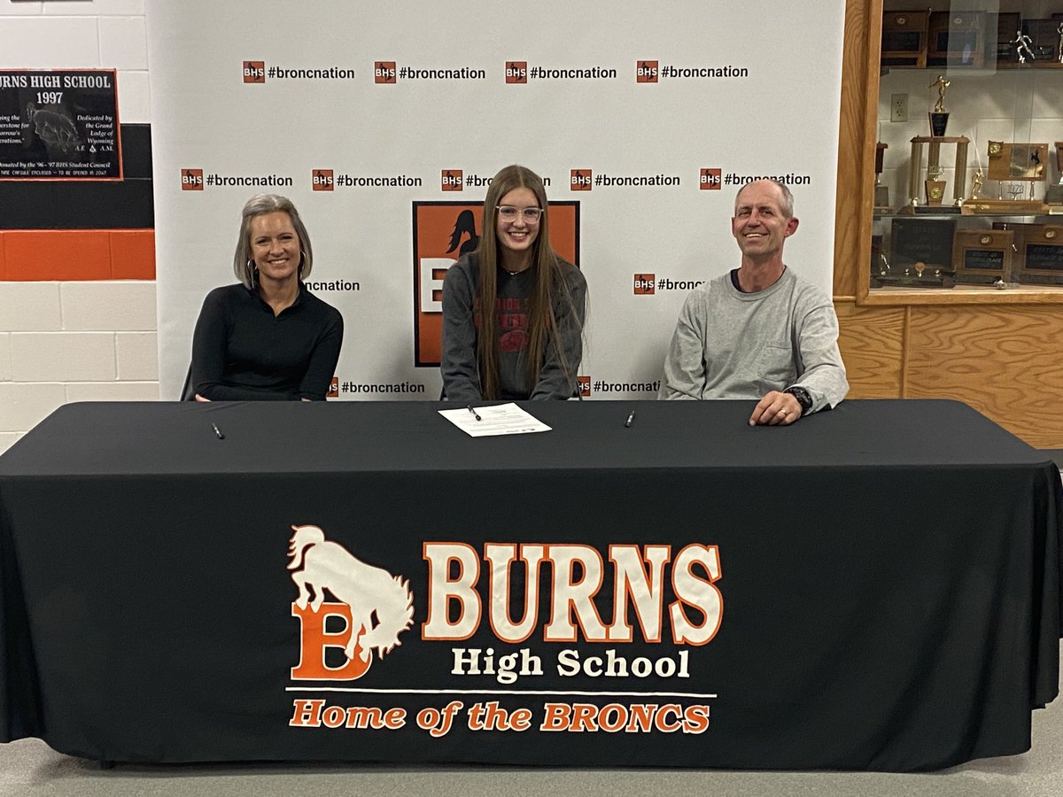 Tr1be_AD's tweet photo. Congratulations to Emma Norris as she signs her National Letter of Intent to continue her volleyball career ⁦@CscVolleyball⁩ https://t.co/ngM2mcXfFh