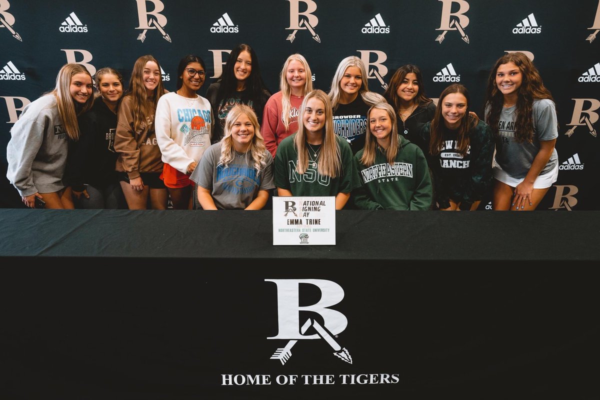emma_trine's tweet photo. signed my nli yesterday!! go riverhawks https://t.co/311tC2EY9t