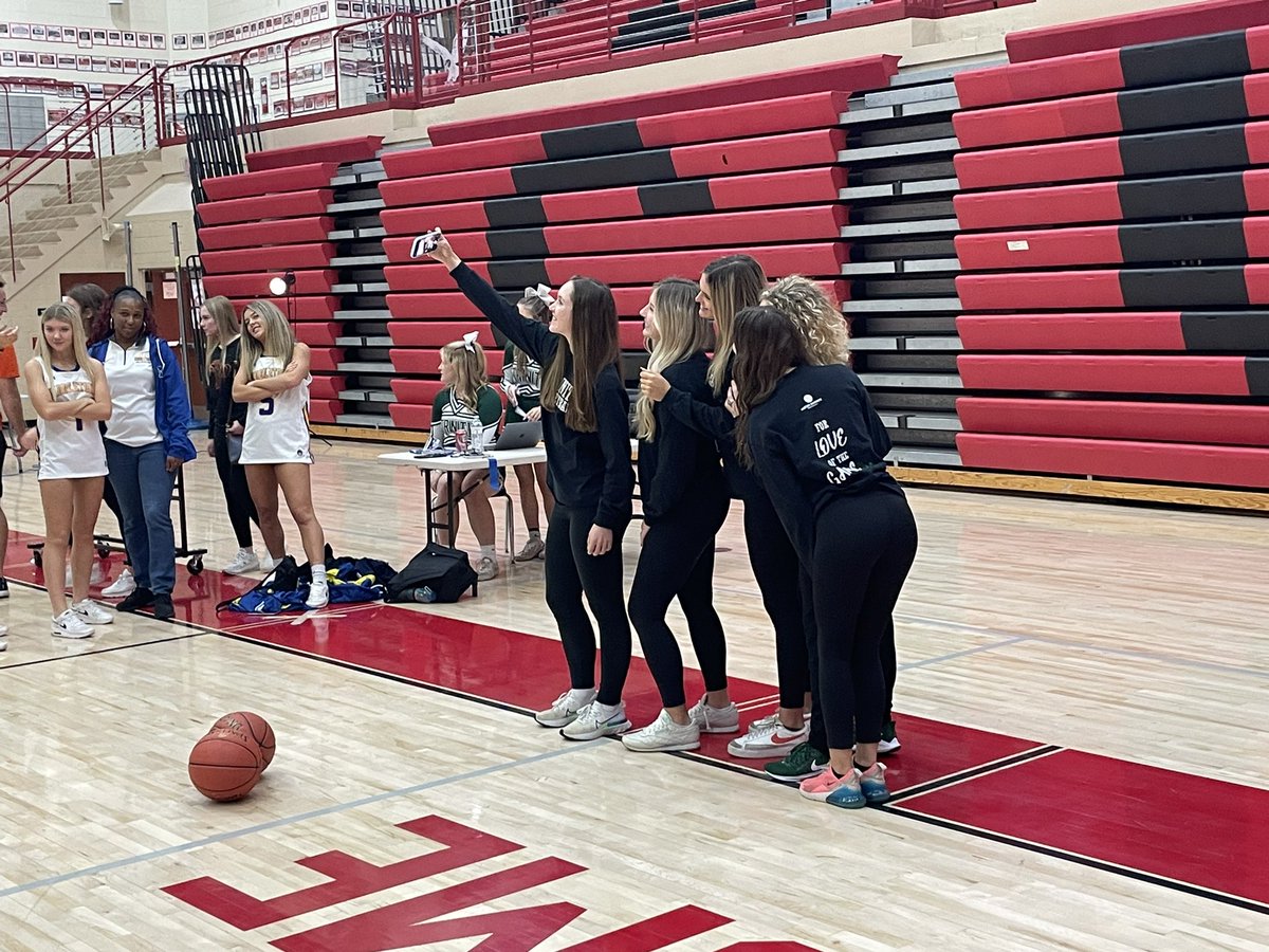 Trinity Girls Basketball (<a href="/RocksGBB/">RocksGBB</a>) at #PLMediaDay 🏀