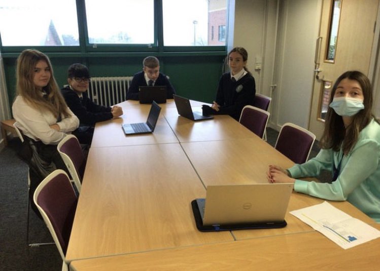 Señora Williams (@williamssenora1) on Twitter photo Ein grwpiau mentora blwyddyn 9 wrth eu boddau yn blasu bwydydd o ar draws y byd i gyd. Diolch i Brifysgol Caerdydd.
Our year 9 groups thoroughly enjoyed being mentored by Cardiff University today and getting the opportunity to try out foods from all over the world.
<a href="/ITMGwynllyw/">ITM Gwynllyw</a> Ein grwpiau mentora blwyddyn 9 wrth eu boddau yn blasu bwydydd o ar draws y byd i gyd. Diolch i Brifysgol Caerdydd.
Our year 9 groups thoroughly enjoyed being mentored by Cardiff University today and getting the opportunity to try out foods from all over the world.
<a href="/ITMGwynllyw/">ITM Gwynllyw</a>