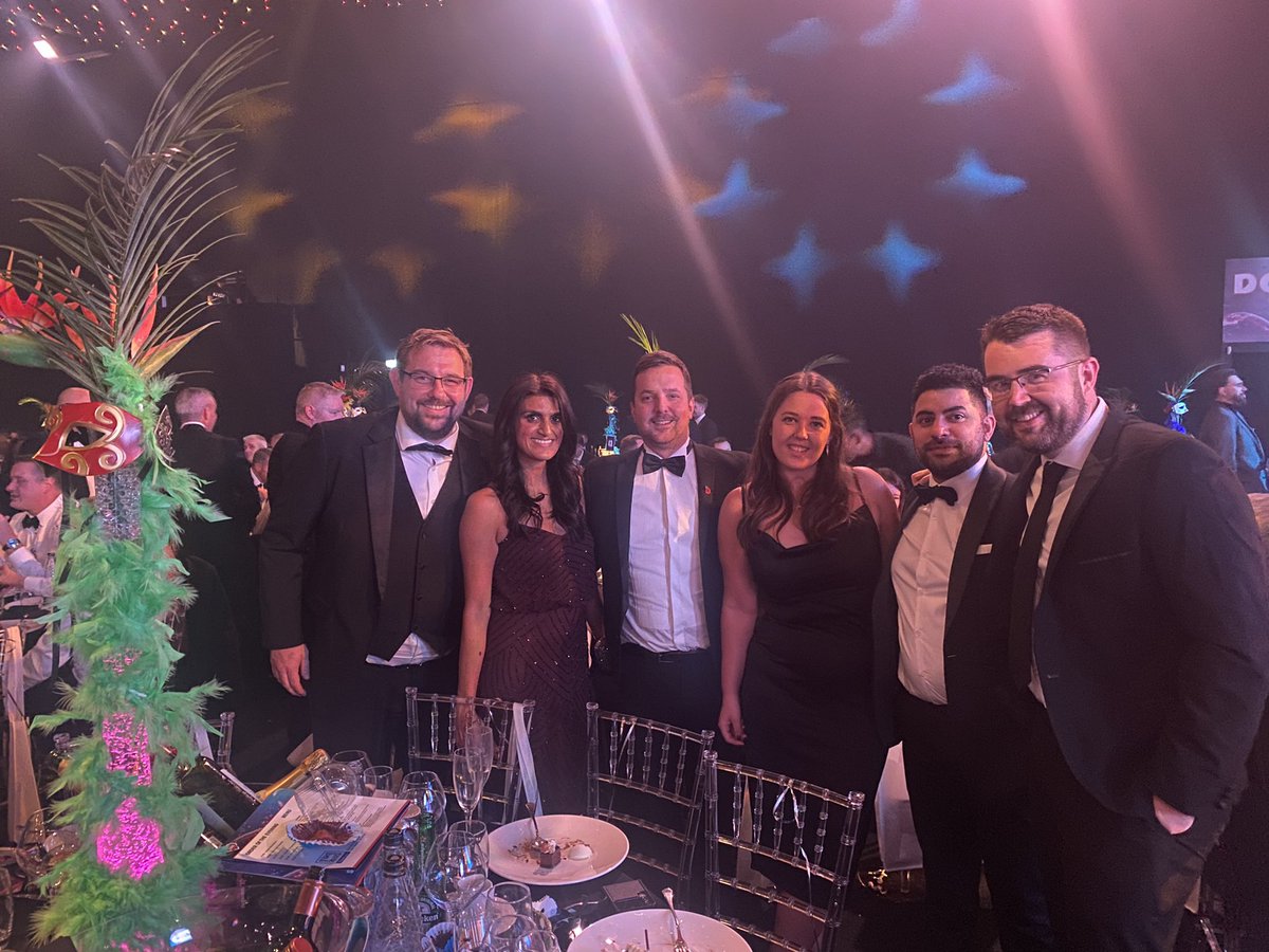 Courtneybainess's tweet photo. Free shots for everyone at table 24 xxxx @CRN_Events #CRNAwards https://t.co/yJo208cXdZ