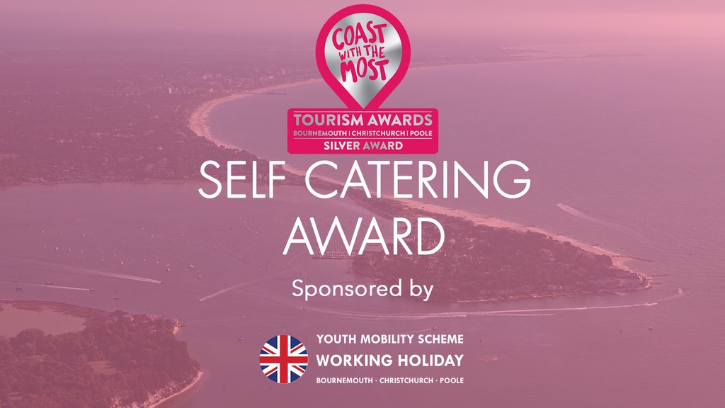Well done to our 'Self Catering' Silver Award winners, <a href="/BmthBeachLodges/">Bournemouth Beach Lodges</a> &amp; Dean Park Manor (<a href="/Bournecoast/">Bournecoast</a>) #DMBTourismAwards #DMBTA 

Category Sponsored by UK Working Holiday in Bournemouth, Christchurch &amp; Poole.