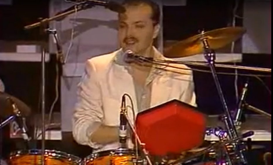 RadioTiranaPL's tweet photo. Bolter, polski zespół muzyczny, założony w 1984 przez Sławomira Sokołowskiego. Największym przebojem tego zespołu był utwór: "Daj mi tę noc". Tańczył chyba każdy przy tym utworze. #MuzykawPRL #MuzykaPRL https://t.co/lZxYBulemy
