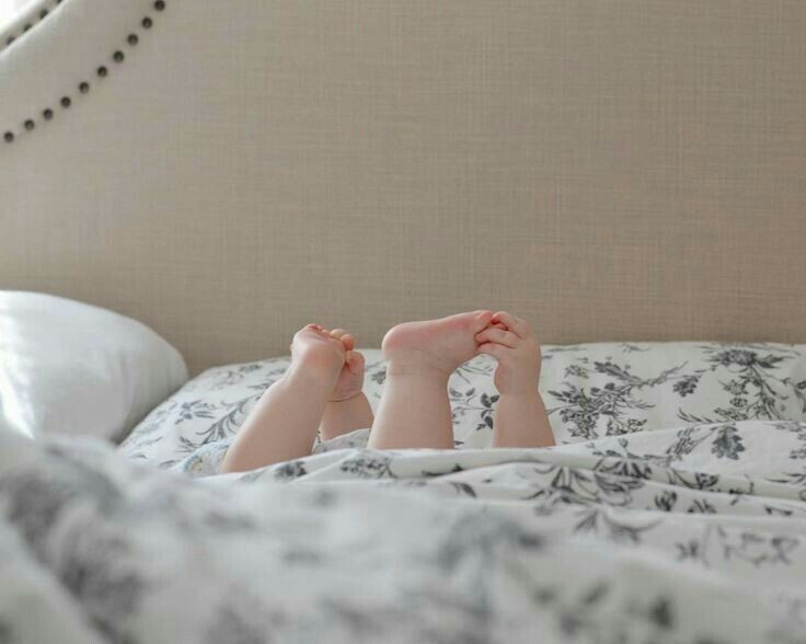 descubrió que tiene pies.