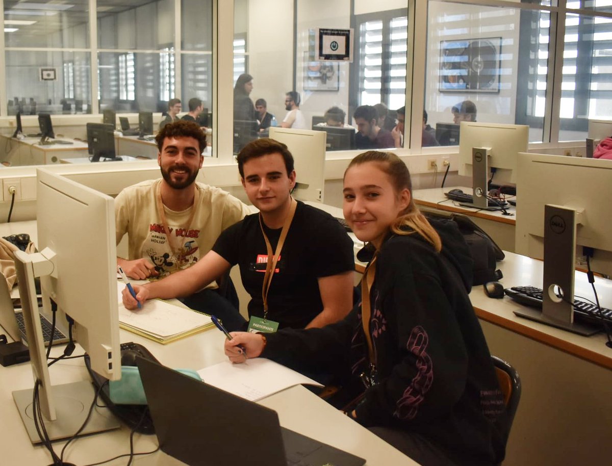 DivalHack's tweet photo. ❗HOY HA EMPEZADO EL @DivalHack❗

Hemos dado la bienvenida a los participantes que estarán toda la semana desarrollando una app para mejorar el desempeño del territorio en la provincia de Valencia.

💪El día 17 todos los equipos presentarán sus proyectos en el #DemoDay. https://t.co/L4iNrTeGRl