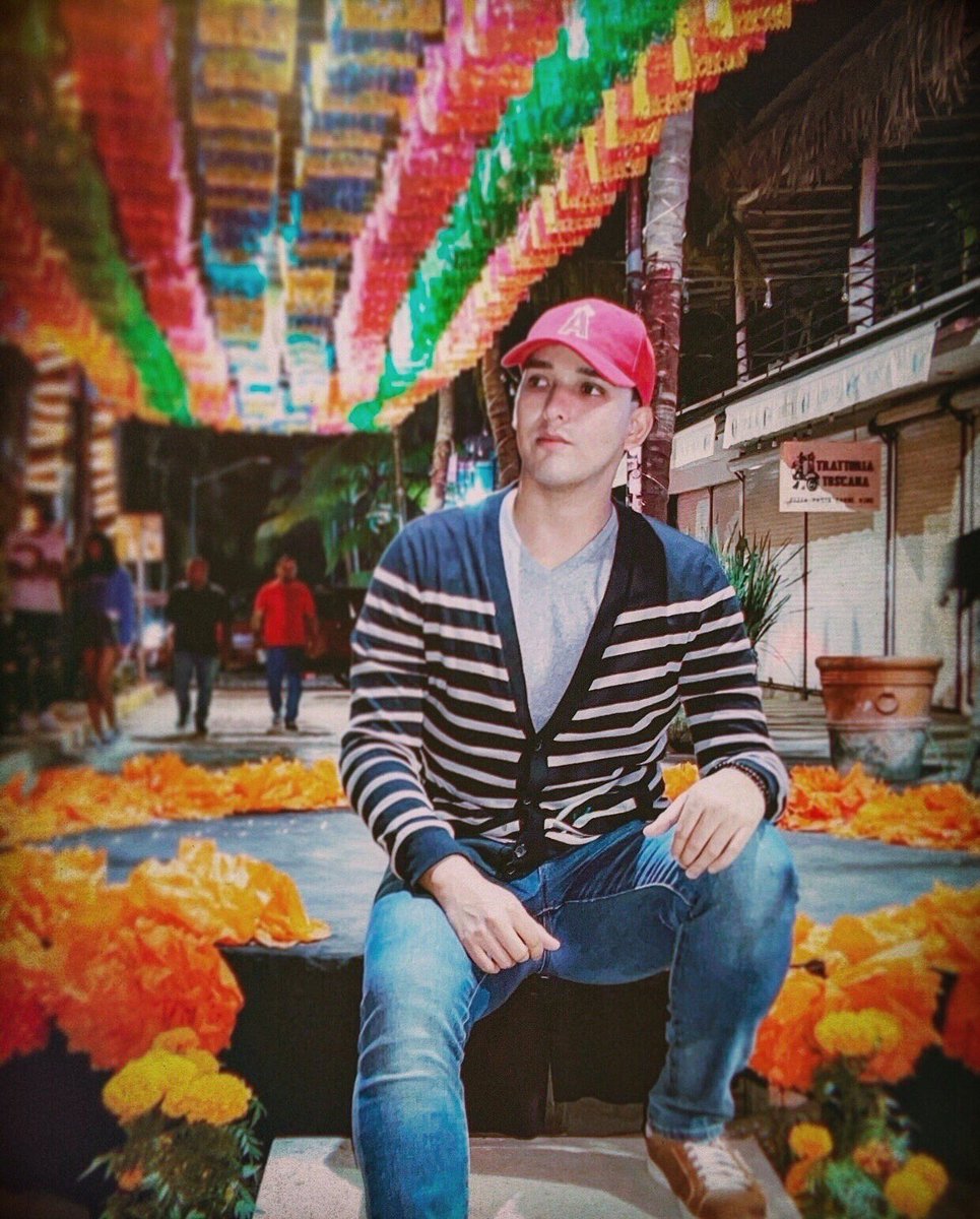 iambrayang's tweet photo. Al final, lo qué importa no son los años de vida, sino la vida de los años. 🙌🏻

.
.
.
.
.
.
.
.
.
.
.
.

#model #travel #pueblomágico   #nightwing #mexico🇲🇽 #lifestyle #beachvibes #mexicomagico #sayulitamexico #motivation #guystyle #onlygoodvibes #sayulita #inspiration #guysfeet https://t.co/dt7qPqKVOn