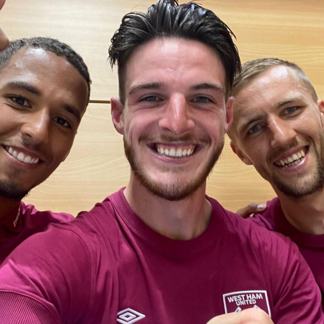 maxifleitasOSM's tweet photo. Ready for the game of today!!!
#GoHammers https://t.co/qRplFrtp6u