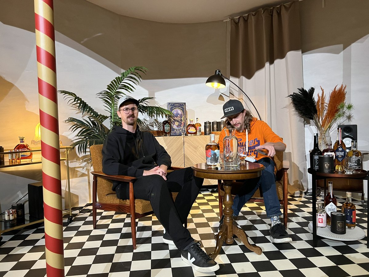 dusano's tweet photo. @silicongardens talk with @JernejStrasner at @flaviar_com https://t.co/PhvTu6nqJV