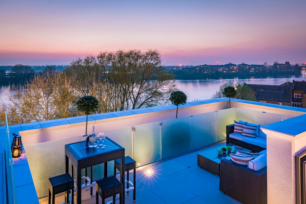 An idyllic rooftop for watching the firework displays across London during last weekend’s bonfire night celebrations!

View more: octagon.co.uk/gallery-3/
