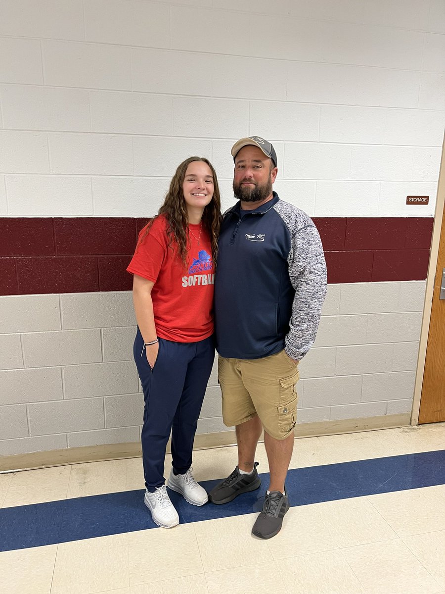 phillipschloe08's tweet photo. It’s official ❤️ @CoachpooleU @AliciaDorgan https://t.co/D95WVbdnWF