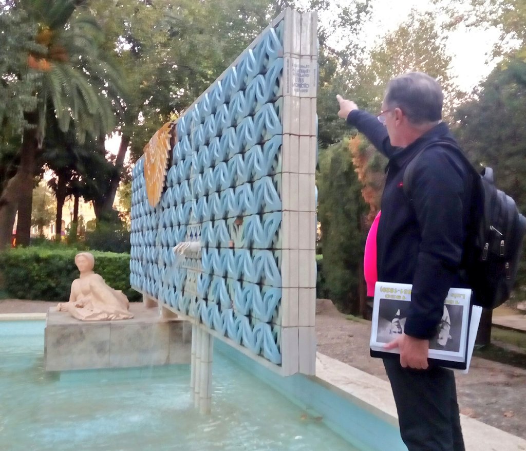 carmen_bbtk's tweet photo. #21JBA Parque de María Luisa con nuestro guía Lutgardo 👏👏👏😊 https://t.co/22aTo53KN3