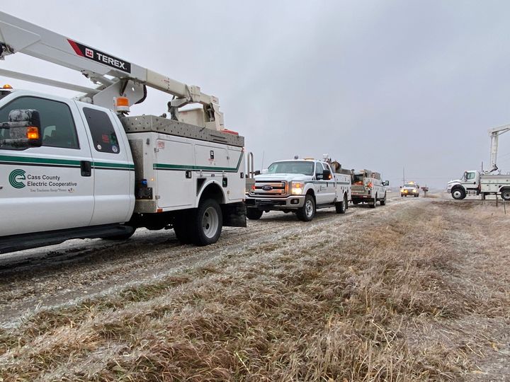 CassCountyElec's tweet photo. All CCEC crews are working hard to restore outages in our service territory. 

Updates will be issued as they are received. Follow us on all our social media platforms for the most up-to-date information. #PowerOn #CooperativeDifference https://t.co/T5GfMqjI3d