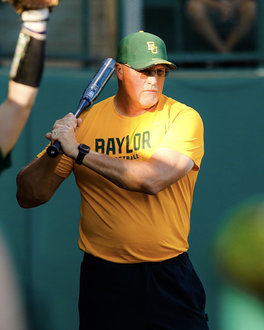 We got them 🤩

Read about the 2023 signing class below:
>> bit.ly/3fYzrMz

#SicEm🐻🥎