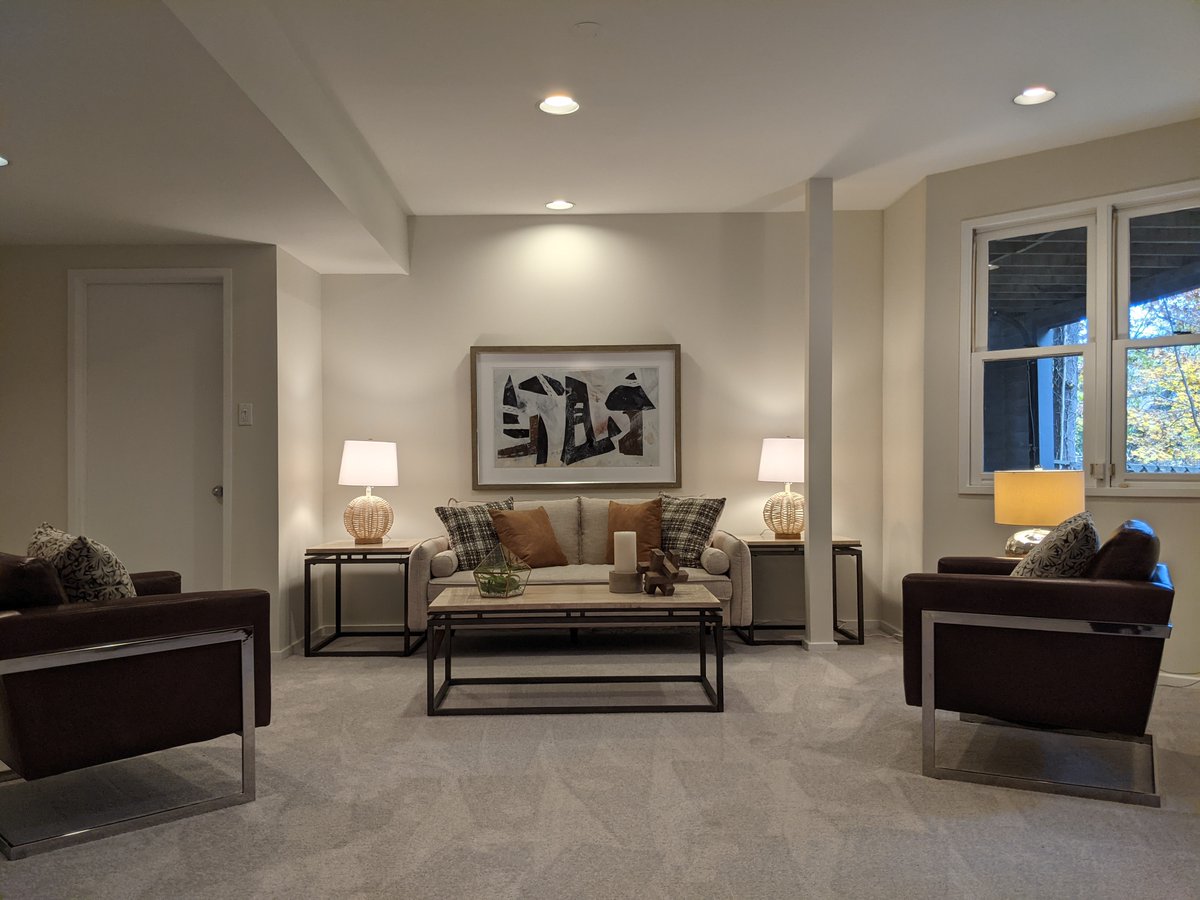 StagedInterior's tweet image. At the heart of DC this house feels like a world apart 🍂

#homestaging #stagedinterior #homestaging #staging #stagedtosellhome #stagedesign #homestagingva