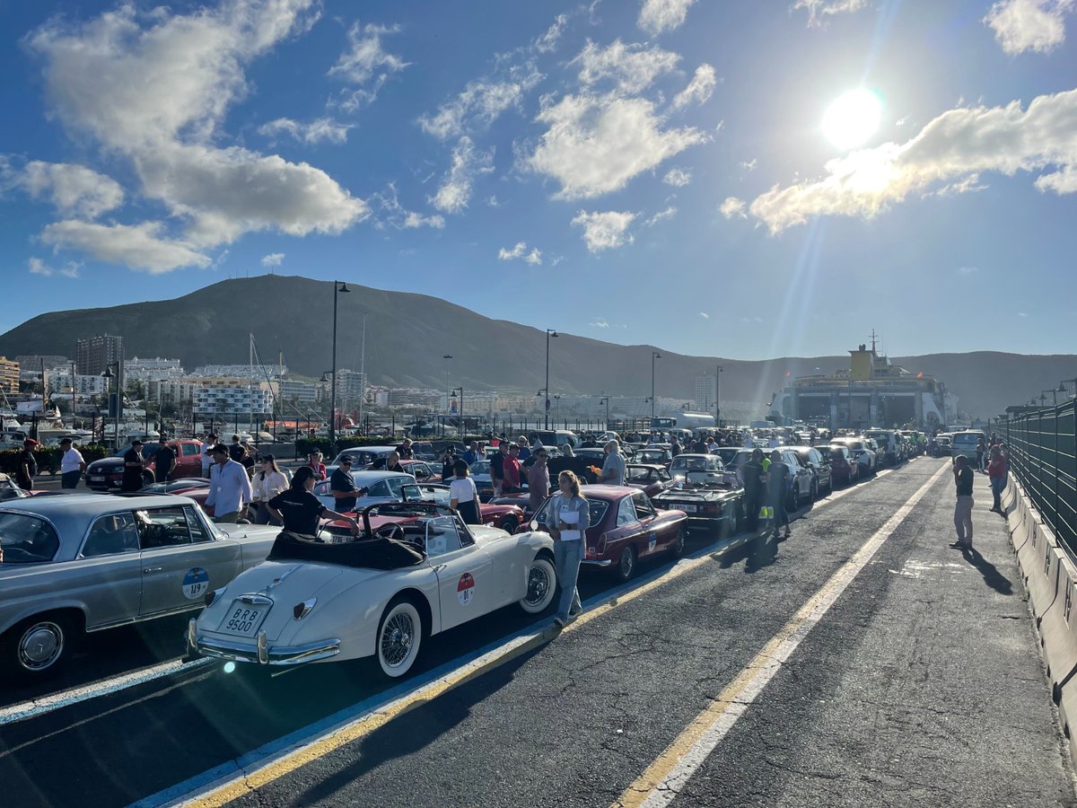 FOexpress's tweet photo. El pasado fin de semana embarcaron, rumbo a La Gomera, estos espectaculares coches clásicos 🚗 con motivo de la #ClásicaTenerife.
Estamos encantados de formar parte del itinerario de la ruta, todo un escaparate de la historia del automovilismo internacional.
#CanAuto https://t.co/v1SzpoSw2u
