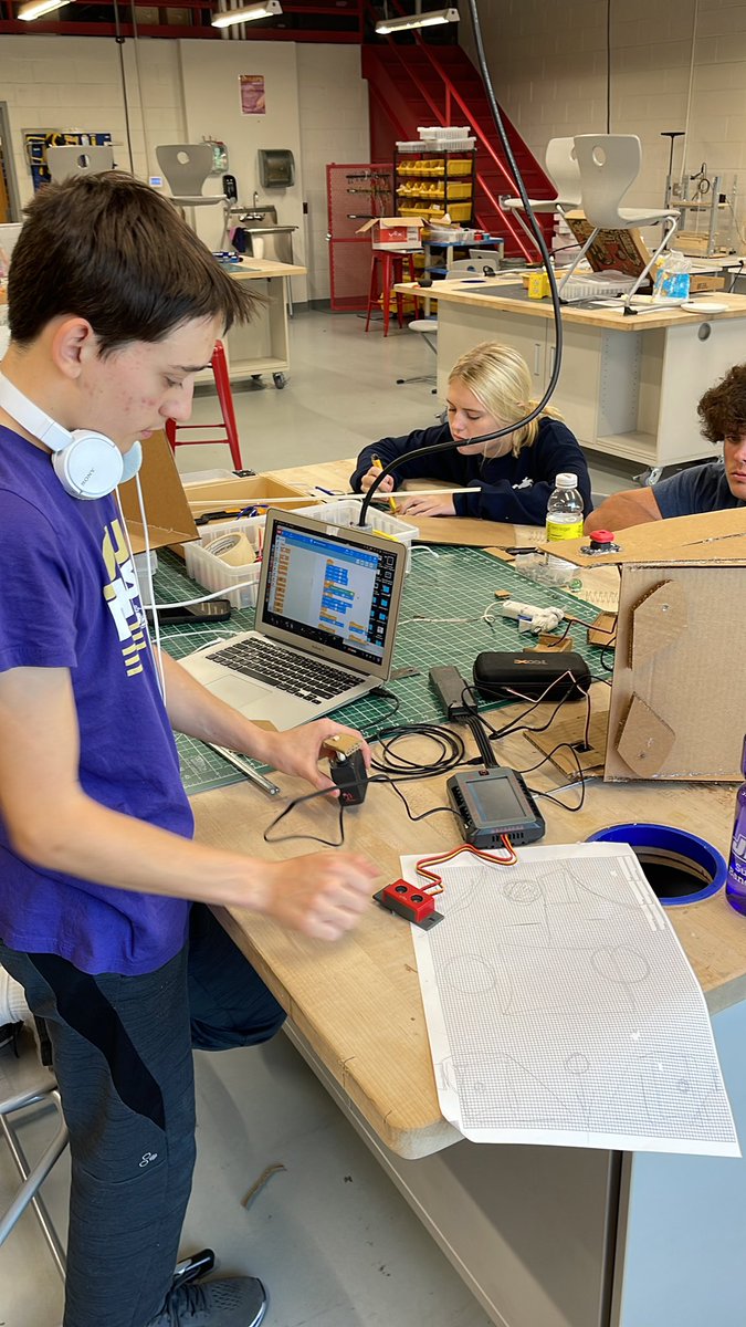 Perseverance : (noun) when the EGR team comes in on a teacher work day to finish their STEM Day project they started building on 11/8 #NationalSTEMDay <a href="/OfficialSHSPack/">Official SHS Packers</a> <a href="/VMASC_STEM/">VMASC_STEM</a>
