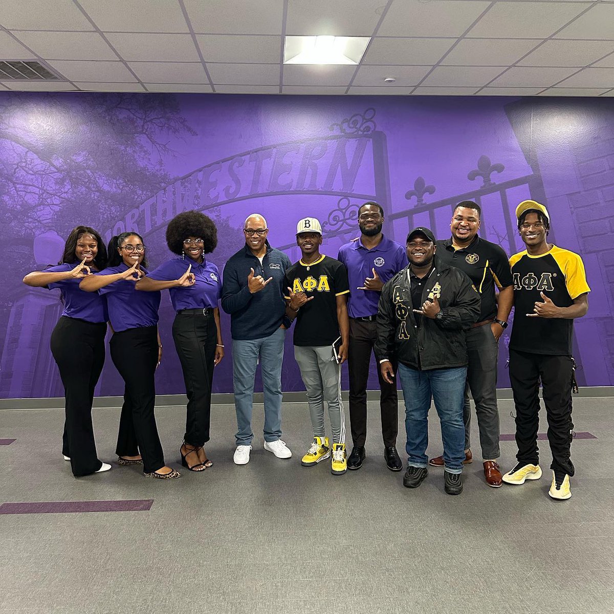 ThetaChiAlphas's tweet photo. Special thanks to @NSULA_SGA on hosting our brother Jay Harris @JayHarrisESPN. He spoke on the importance of voting, how college students can get involve in their community and how to make a major impact at our current age. 

Remember YOUR VOTE MATTERS!

#vphp #APA1906Network https://t.co/t6FwG2NpVM