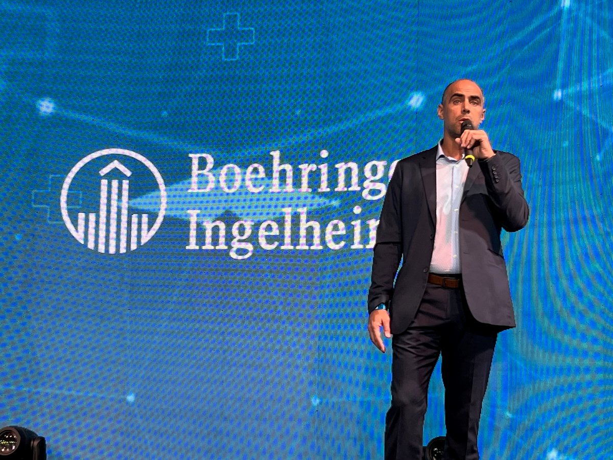 Federico Sebben, nuevo Gerente de Salud Animal de Boehringer Ingelheim para Argentina, Uruguay, Bolivia y Paraguay, agradeció la presencia de más de 400 veterinarios/as en el evento. "Felices de generar más puentes de trabajo con la comunidad veterinaria", resaltó el Dr. Sebben.