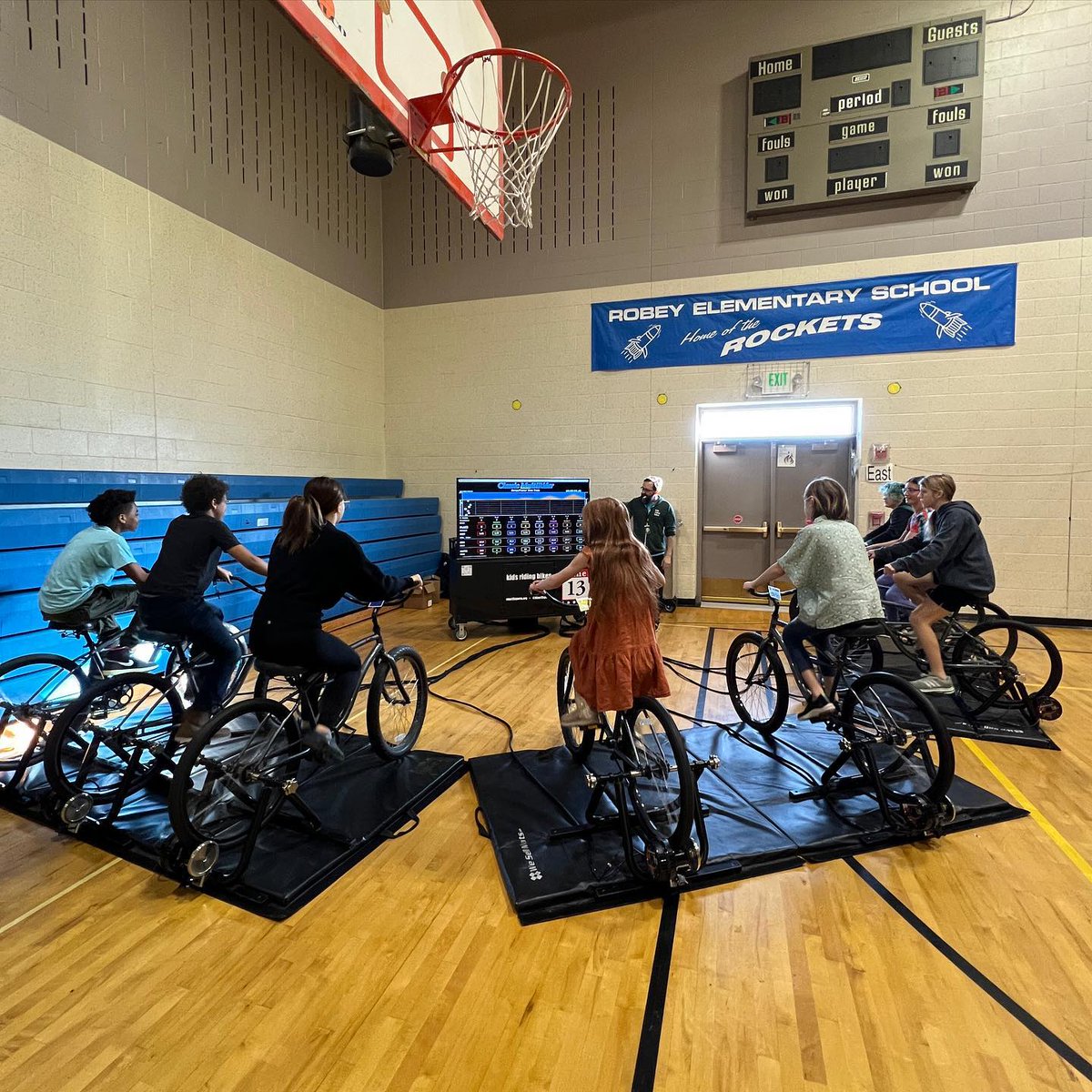 Nine13sports's tweet image. We are having a &quot;BLAST&quot; (see what we did there?) getting #KidsRidingBikes this week at @robeytech Rockets in @WayneTwpSchools powered by @SustainIndy! @WayneTwpSuper 

#YouthProgramming #PhysicalEducation #SchoolPartners #CommunityPartners