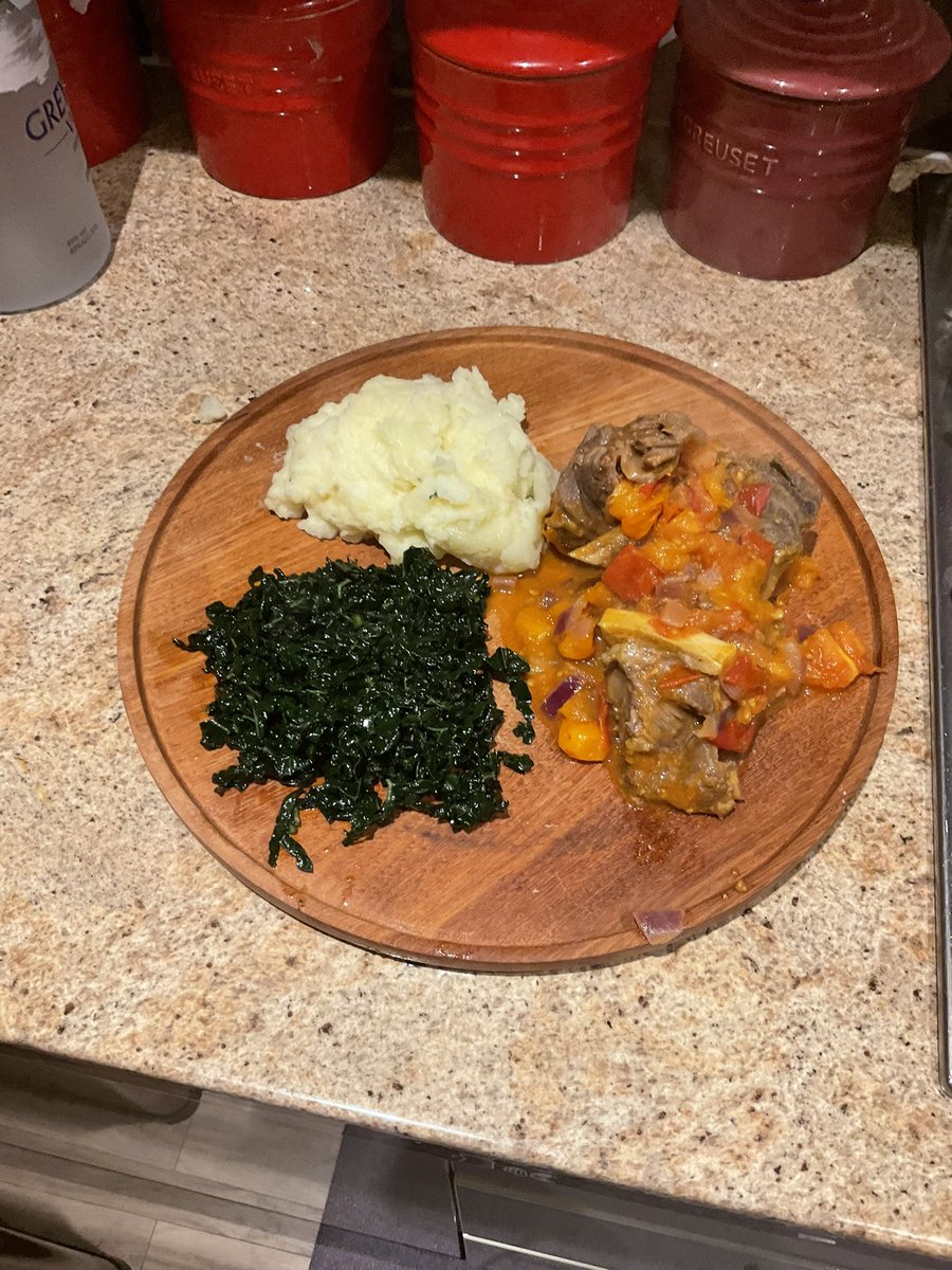 BeeNubian's tweet photo. How it started : How it ended :
#FatBellyProject Later was greater. Beef bones with mash with #CavoloNero #SublimeButter #WinterFoods @leesah_zimbo @SMununuri @RegondoZiso @Elorm_Alek @IamSojiSamuel @TeamFuloZim @enyambi @Empress00213061 @ngoni_kato https://t.co/J3QdiJF4Jm