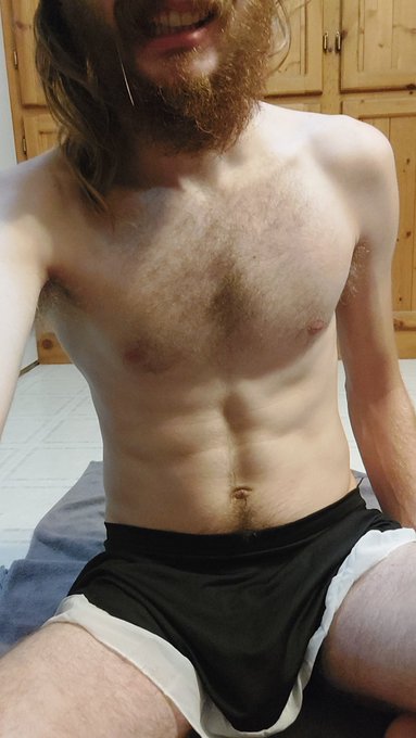 Gosh dang it we have way to much freedom on Twitter. Ft. my maid skirt! https://t.co/f3AoK4OXGJ