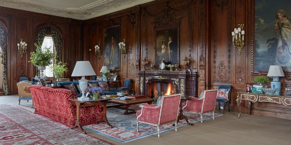 Relax by the fire in the Walnut Drawing Room and enjoy an aperitif before dinner 🍷
#eventprofs #incentivetravel #relax #historichouses #historichome #statelyhome  #countryhousestyle #luxurytravel #interiors #cosyvibes #incentiveretreats