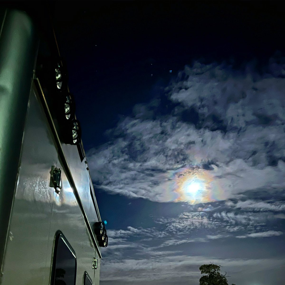 maxreestore's tweet photo. The camper under beautiful moonlight! Simple pleasures 🙏🏼 #vanlife #camper #campervan #offgrid #offgridcamper #ambulancecamper #offroadcamper #adventure #adventurevanlife #diy #ambulance #camperconversion #sprinter #mercedessprinter #sprintervanconversion #sprintercampervan https://t.co/sbT47x0hKd